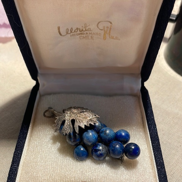 Morita Gil Chile Lapis lazuli grapes brooch - Picture 1 of 4